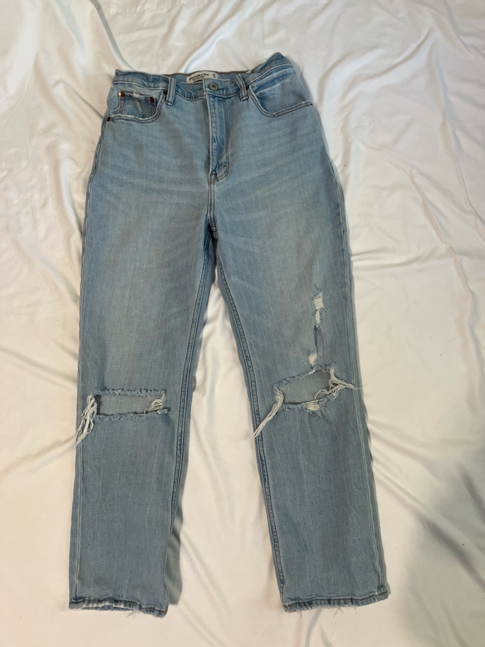 Abercrombie & Fitch Light Blue ankle Straight Ripped Jeans size 4